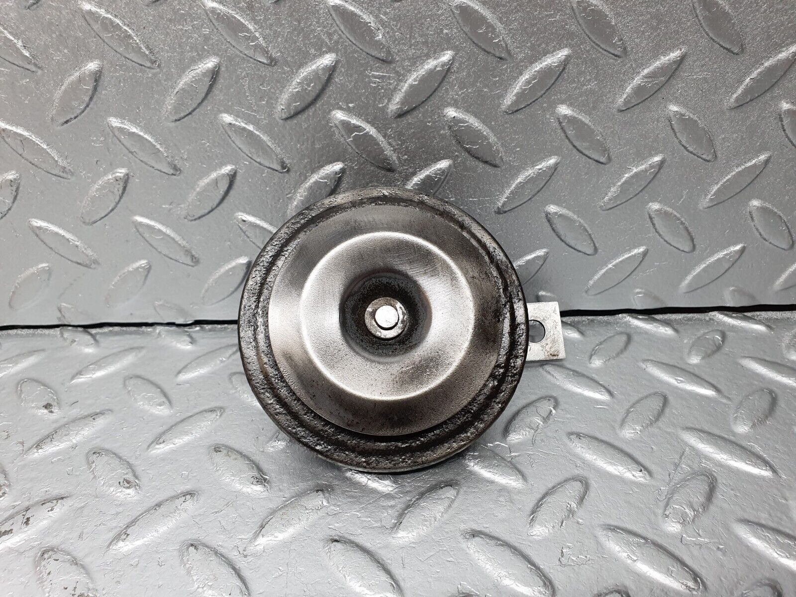 40745 Mercedes-Benz W123 300D Horn Bosch 20016 0035423820
