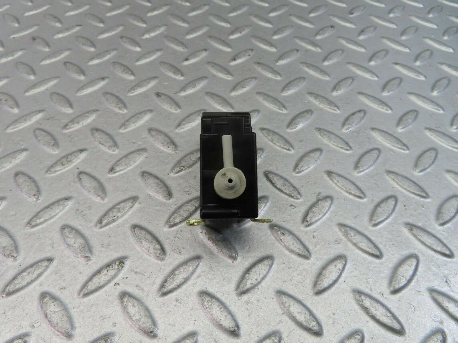 9435 Mercedes-Benz C124 300CE Coupe Vacuum Control Valve