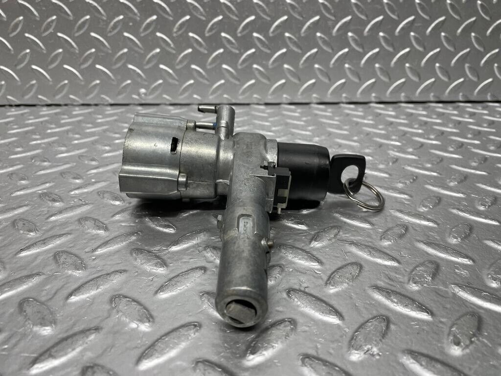 30200 Mercedes-Benz S123 240D Wagon Steering Lock Ignition Switch With Key
