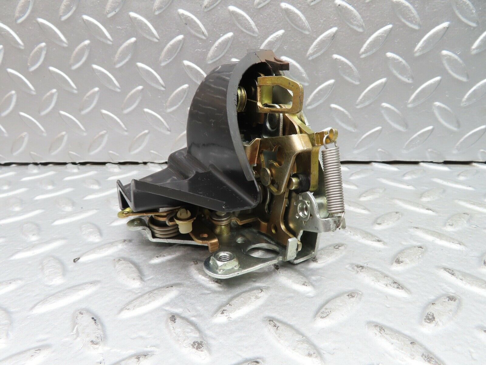 21057 Mercedes-Benz W123 230E Rear Left Door Lock Mechanism 1237330108