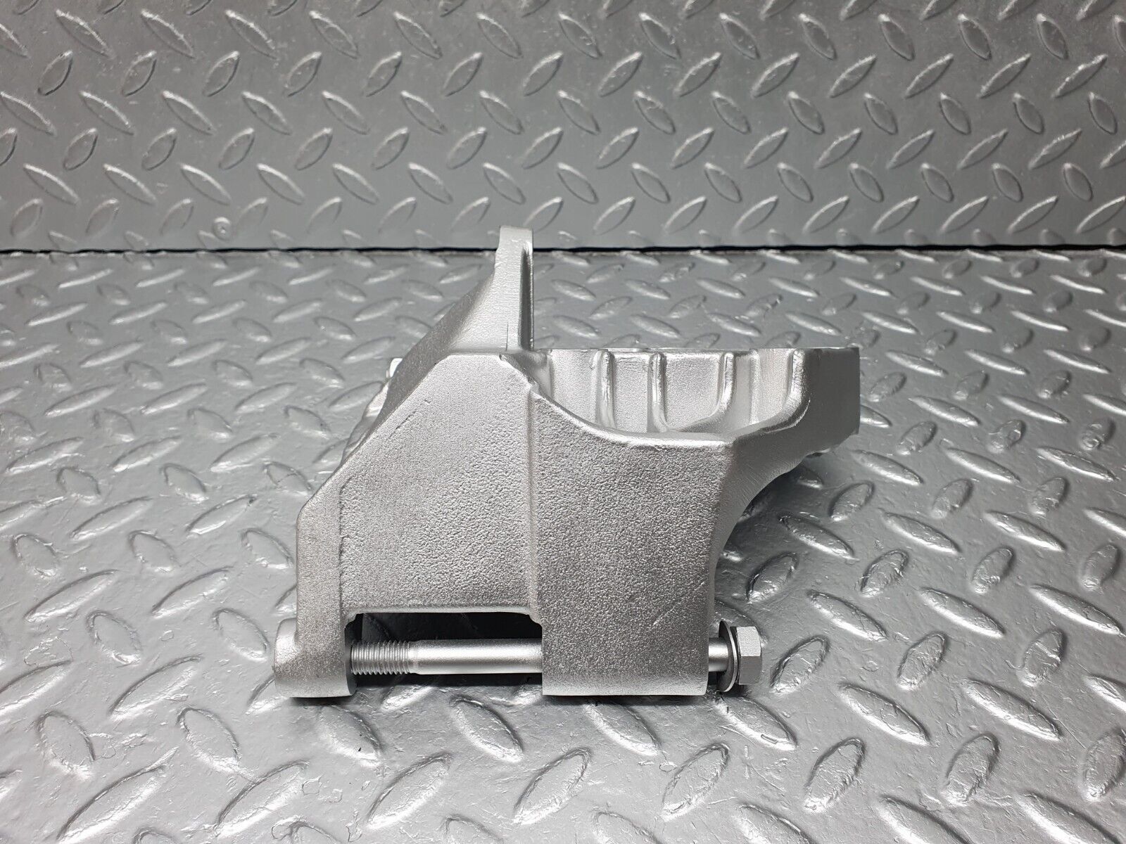 40825 Mercedes-Benz W123 300D Alternator Generator Bracket 6171550535