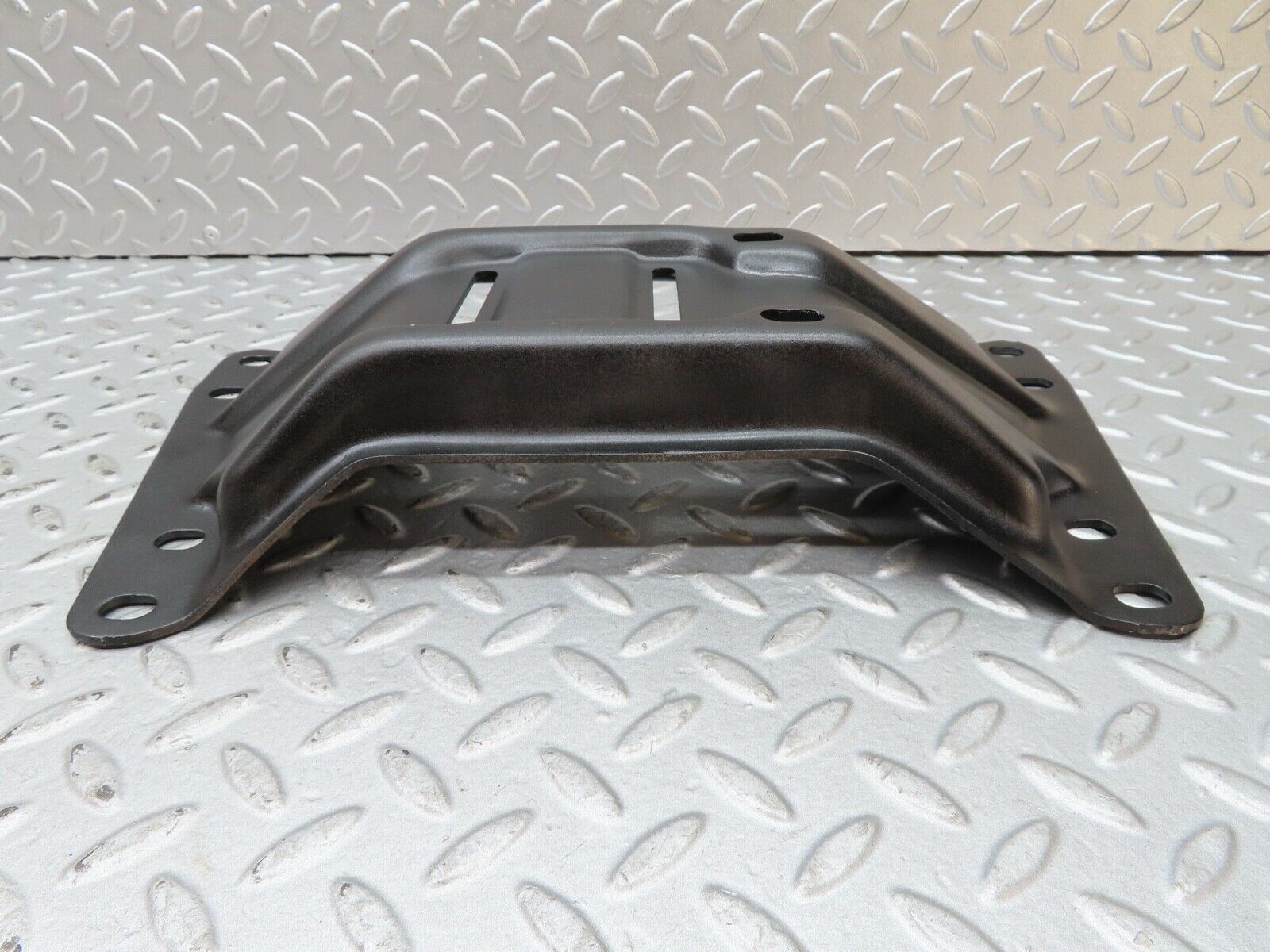 17595 Mercedes-Benz W116 450SEL Gearbox Mount Bracket