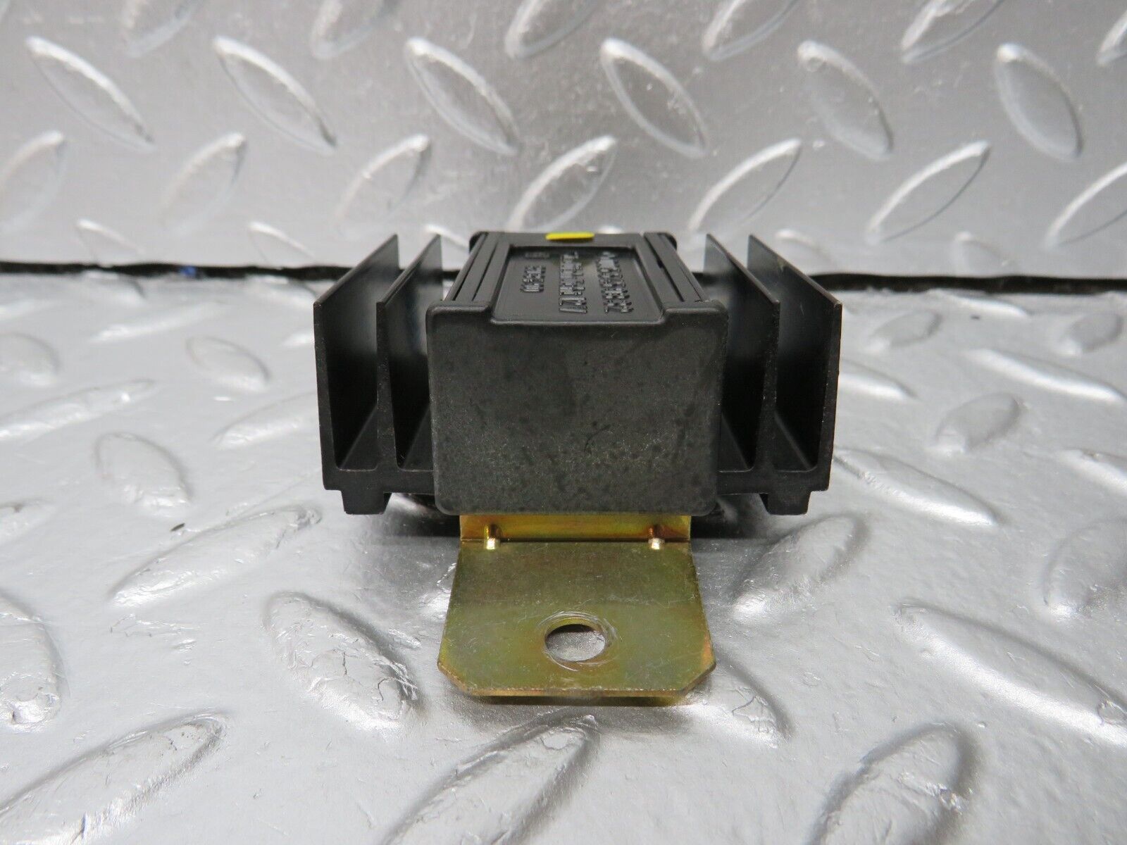 34061 Mercedes-Benz W124 260E ECU Relay 0055459832