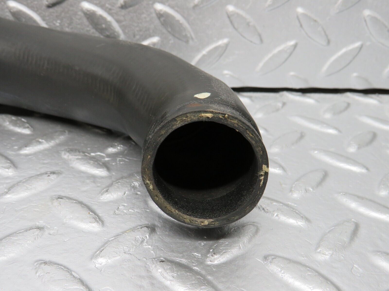 39588 Mercedes-Benz R129 320SL Coupe Radiator Lower Hose Pipe 1295012482