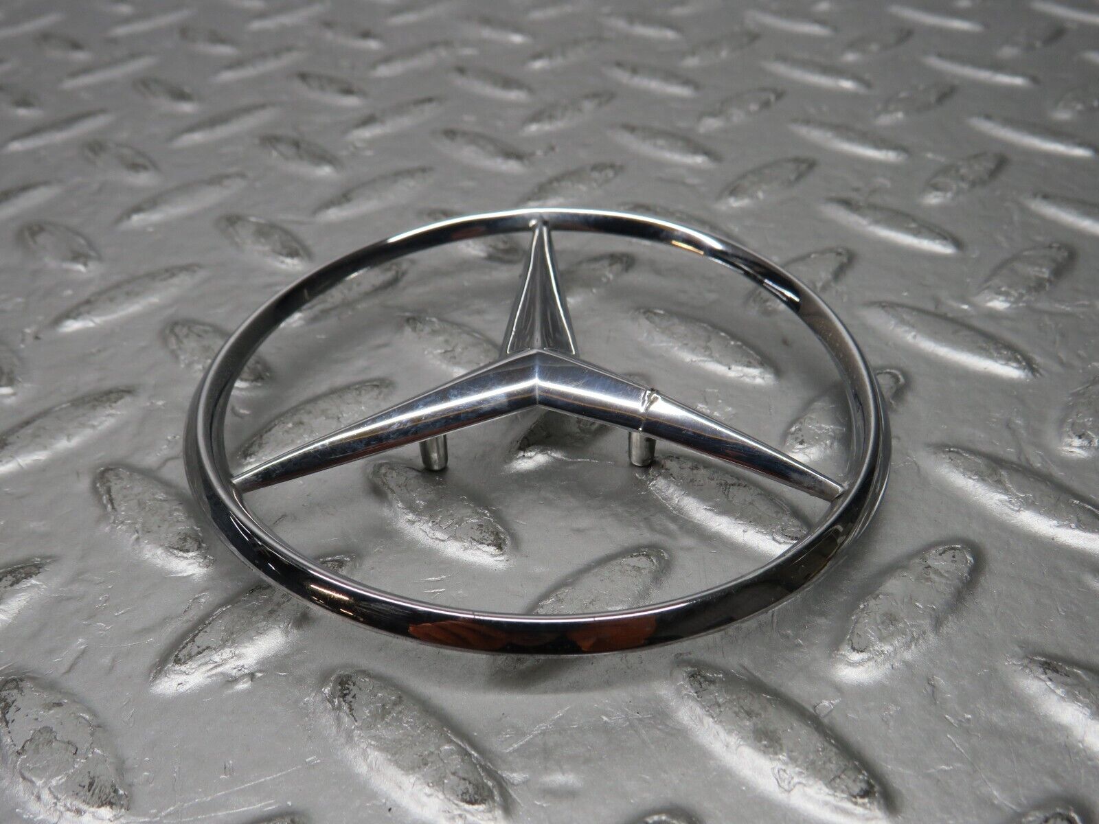 30880 Mercedes-Benz W201 190E 2.0L Chrome Rear Emblem 2017580058