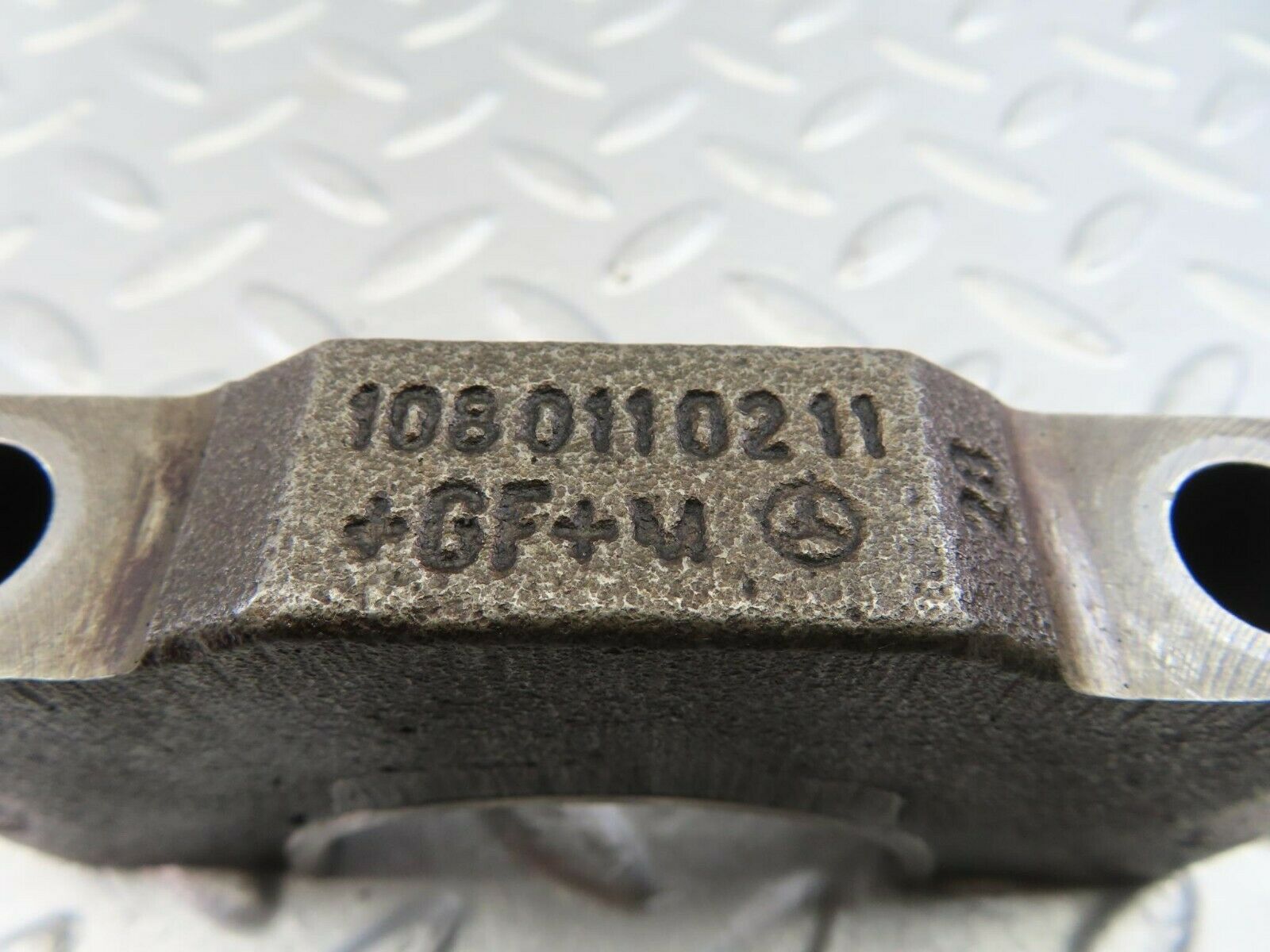 9877 Mercedes-Benz C123 280CE Coupe Crankshaft Bearing Holder Block 1080110211