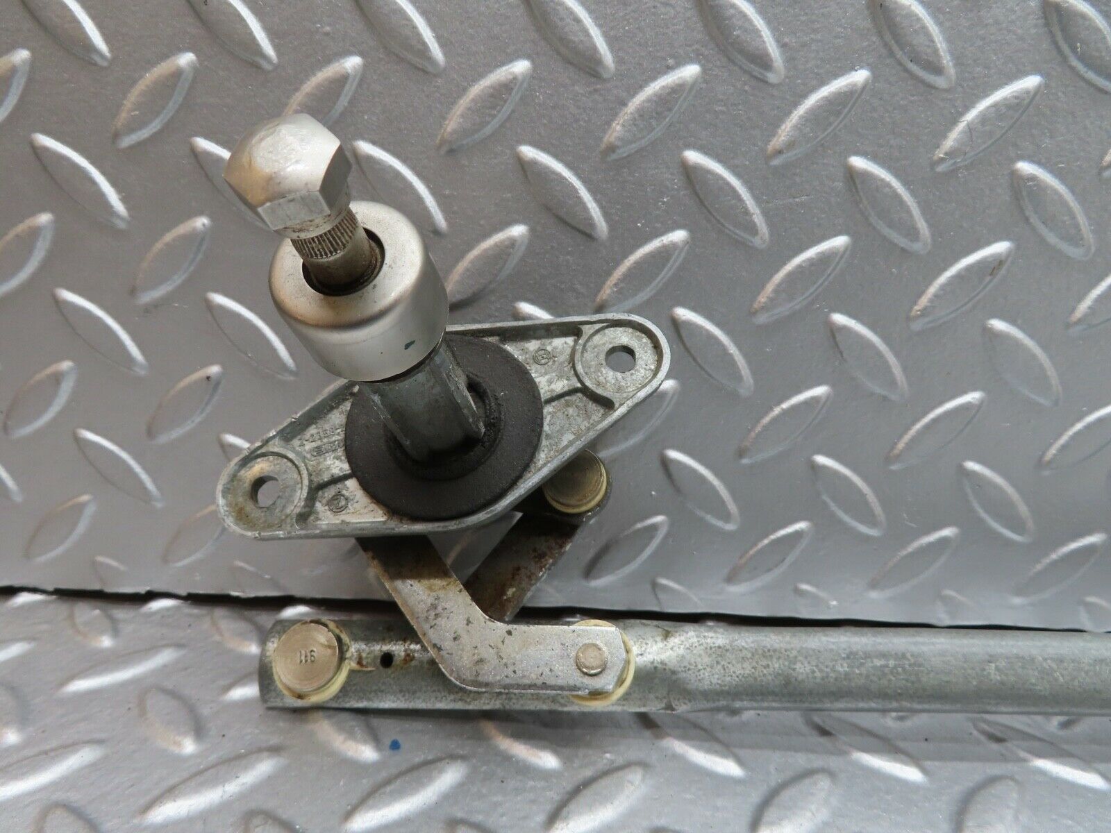 21000 Mercedes-Benz W114 250CE Coupe Windscreen Wiper Linkage