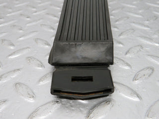32597 Mercedes-Benz S124 300TE Wagon Accelerator Pedal With Rubber 1233010082