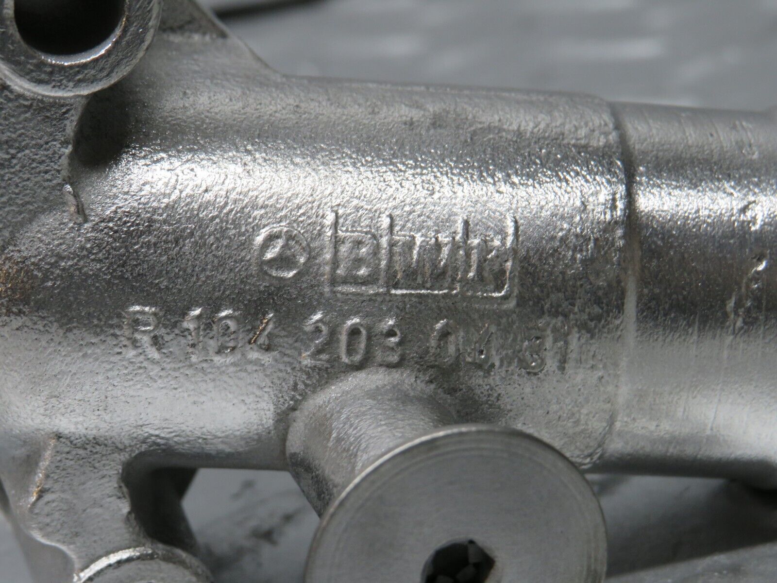 38633 Mercedes-Benz R129 280SL Coupe Coolant Flange Pipe 1042030431