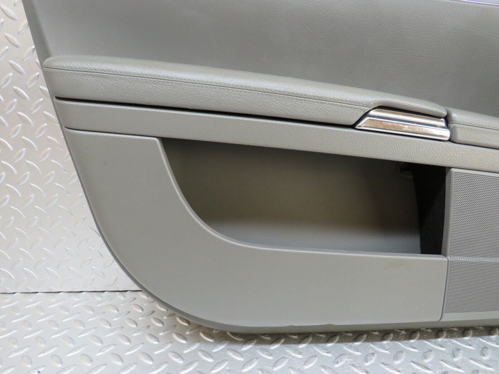 35100 Mercedes-Benz W221 Front Left Door Card