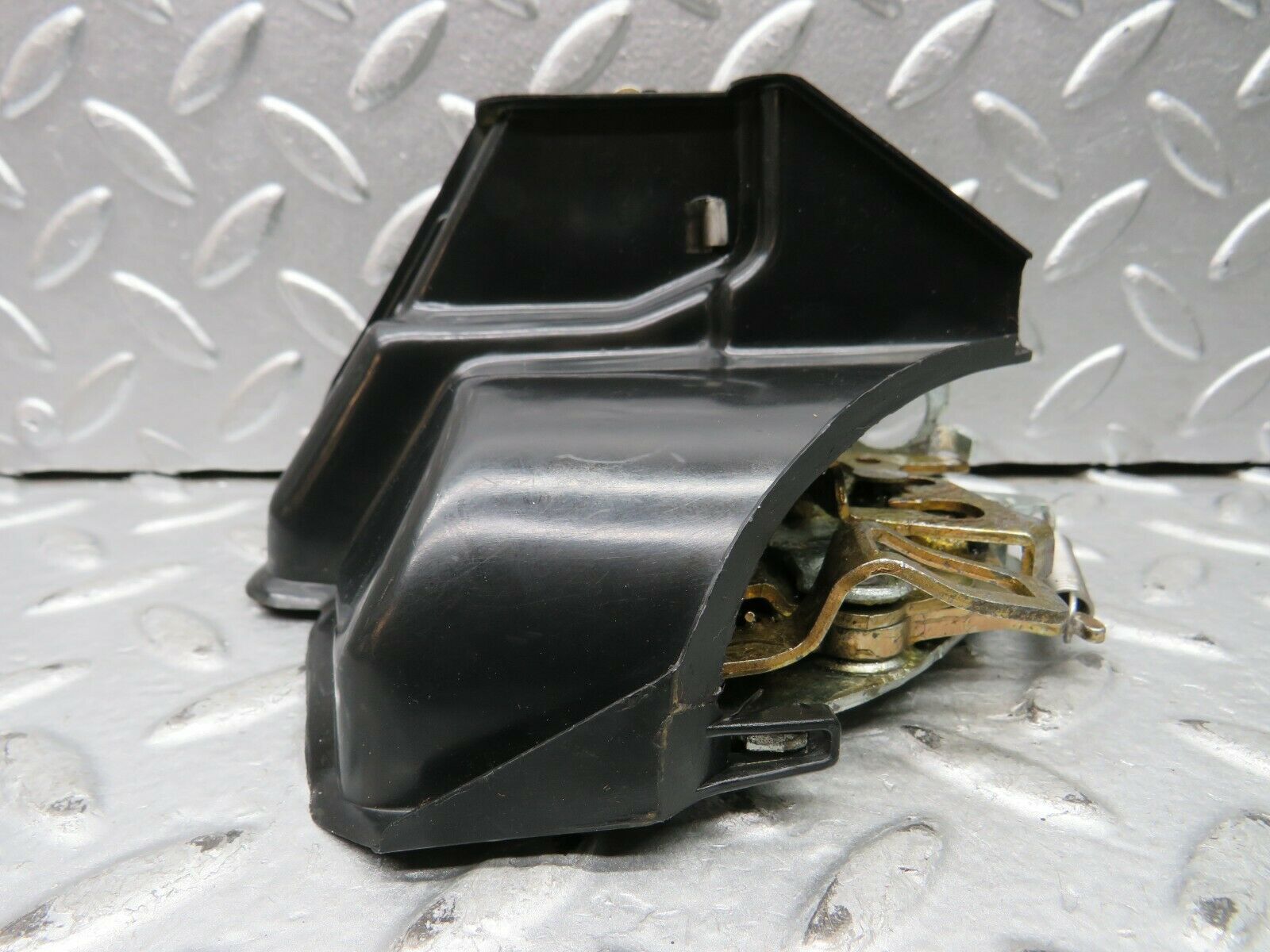 21982 Mercedes-Benz S123 280TE Rear Right Door Lock Mechanism 1237230208