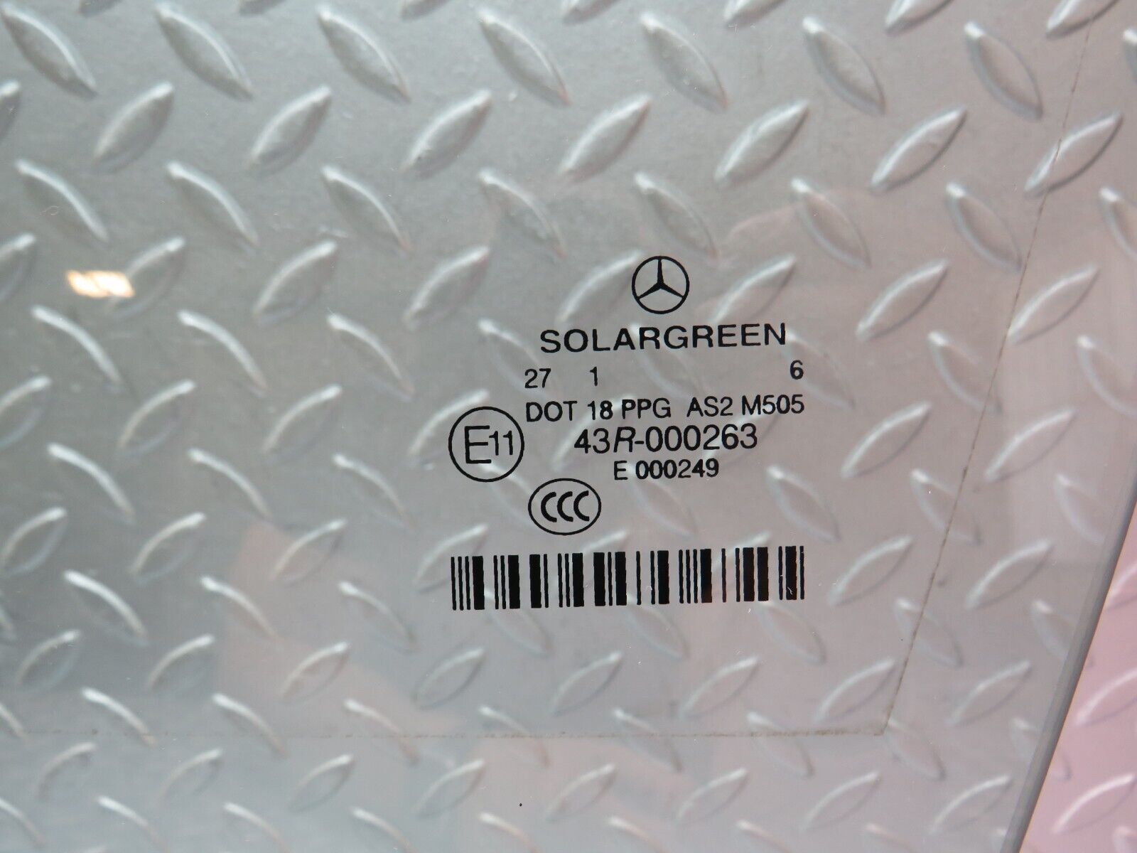 35168 Mercedes-Benz W221 Front Left Door Window Glass