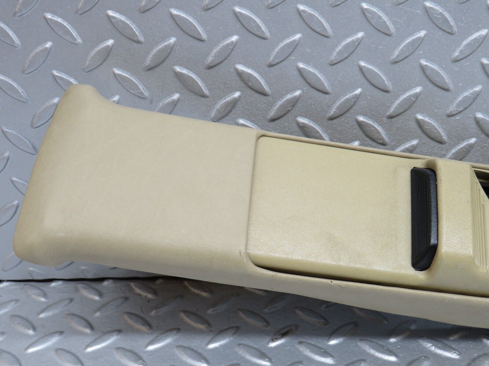 38711 Mercedes-Benz W201 190E 2.6L B Pillar Cover Left Beige 2016921789 2016920044