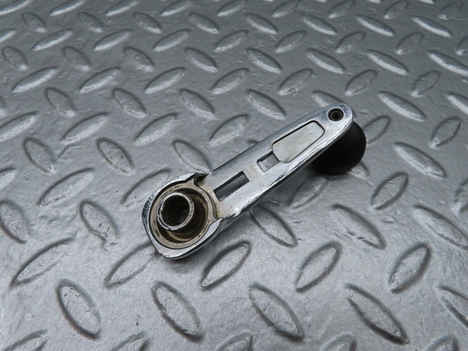 17954 Mercedes-Benz W123 200 Window Lifter Crank Handle