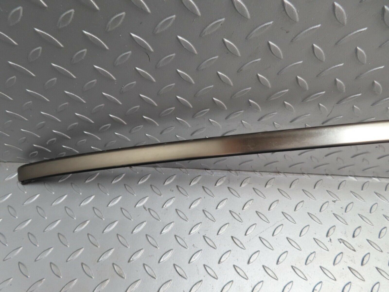 16508 Mercedes-Benz W124 260E Roof Chrome Right Side