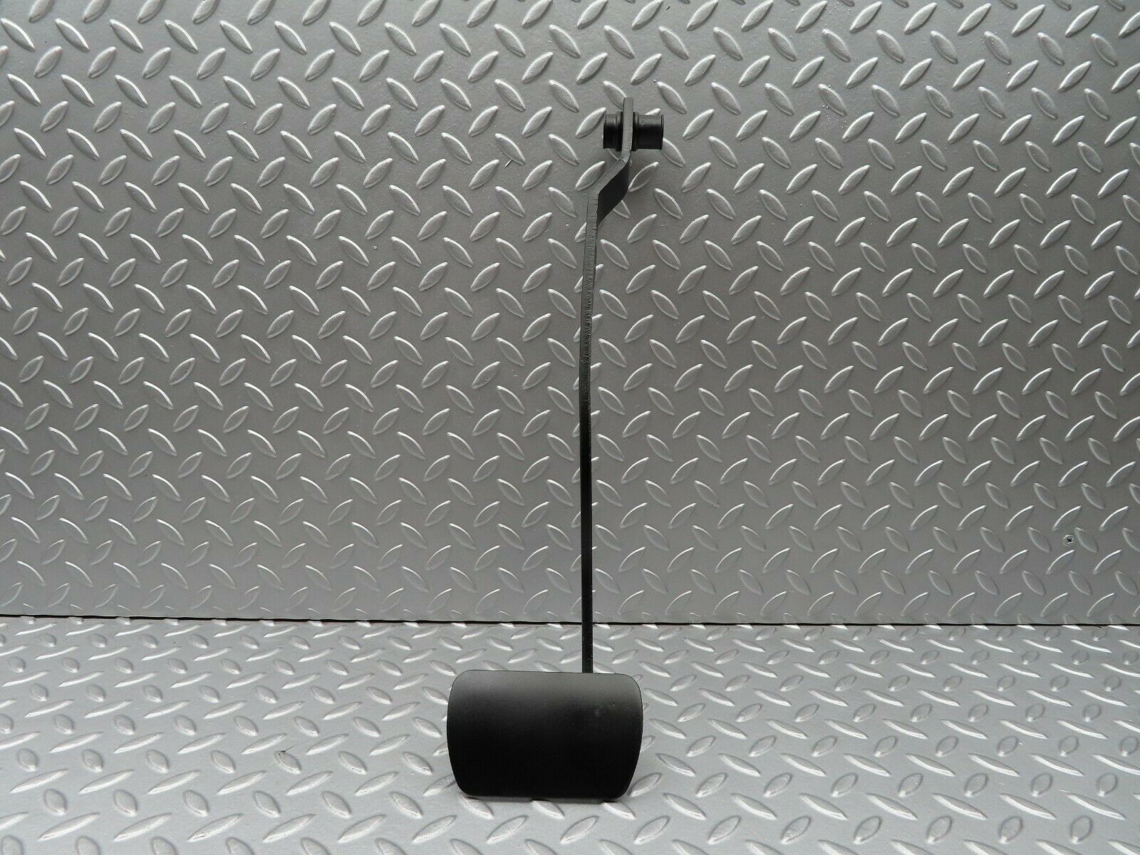 5138 Mercedes-Benz R107 350SL Coupe Brake Pedal