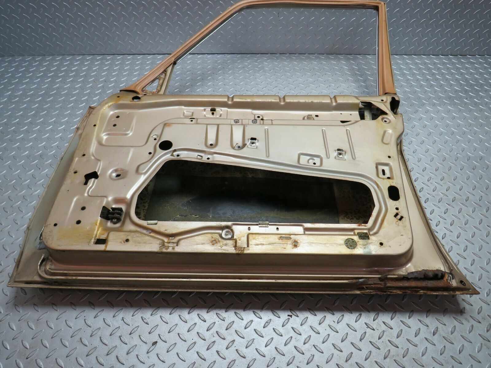 22105 Mercedes-Benz S123 280TE Wagon Front Right Door