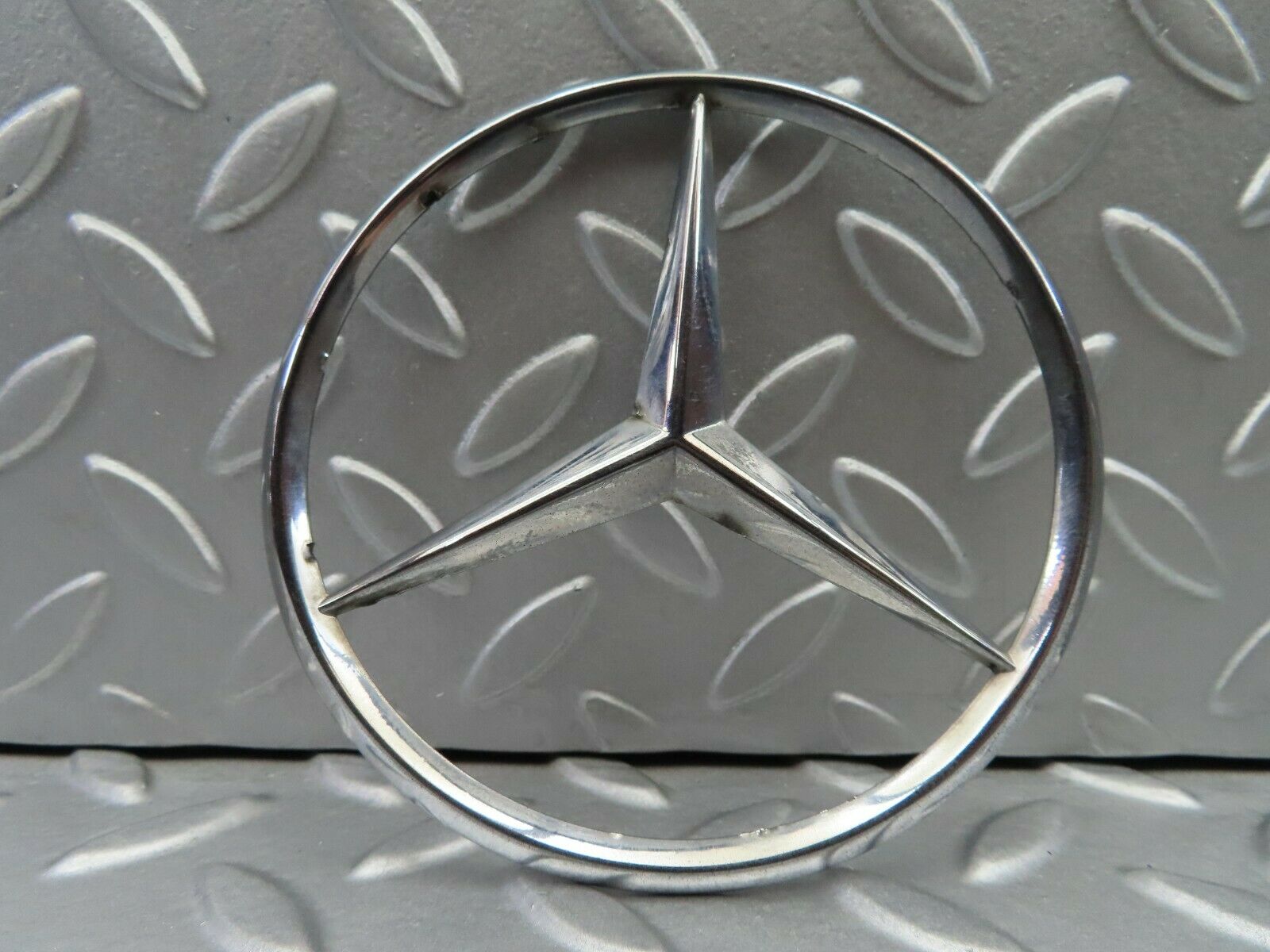 6404 Mercedes-Benz W126 380SE Trunk Boot Lid Emblem  1267580058