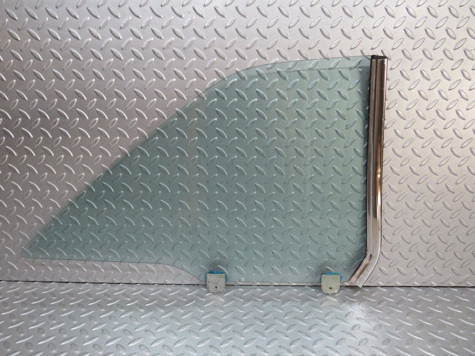 37040 Mercedes-Benz C126 420SEC Coupe Rear Left Window Glass