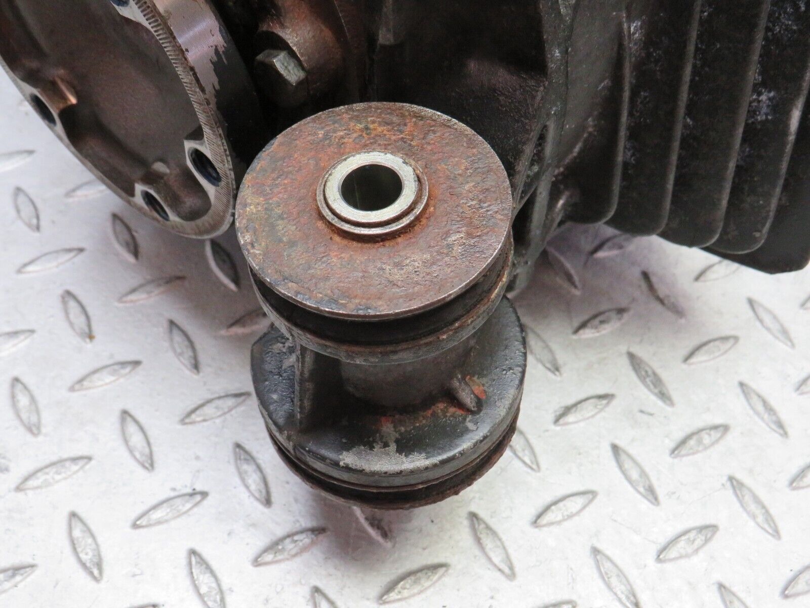 36330 Mercedes-Benz W126 420SE Rear Differential Ratio 2.47 1263511201