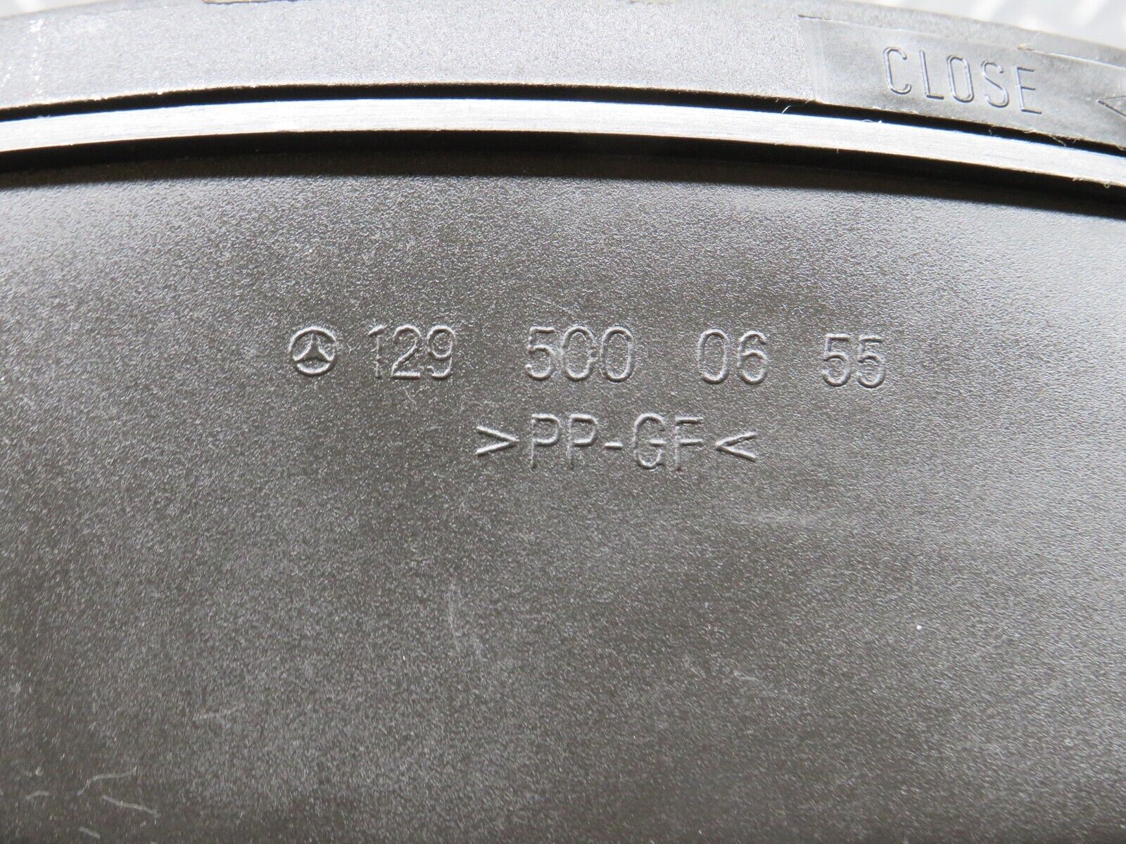 39412 Mercedes-Benz R129 320SL Coupe Radiator Fan Shroud Cover 1295051155 1295000655