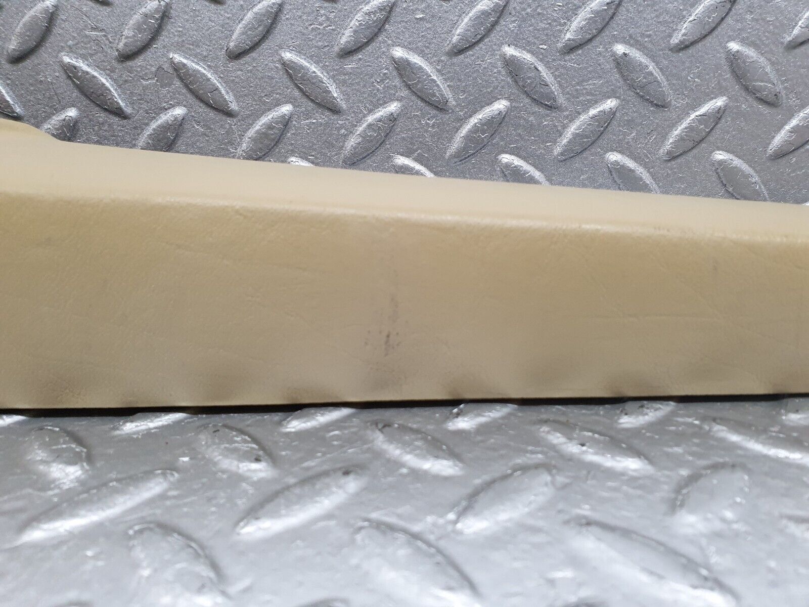 40929 Mercedes-Benz W126 300SE Front Left Interior Door Handle Beige