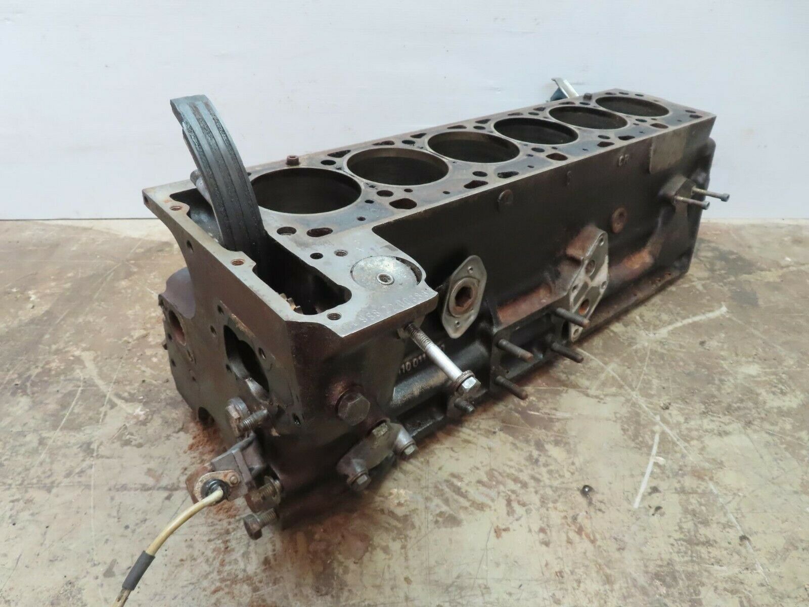 10190 Mercedes-Benz C123 280CE Coupe Engine Block 1100111101 M110.988