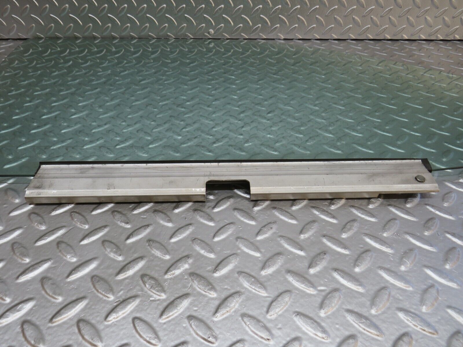 29263 Mercedes-Benz W124 230E Front Right Door Window Glass