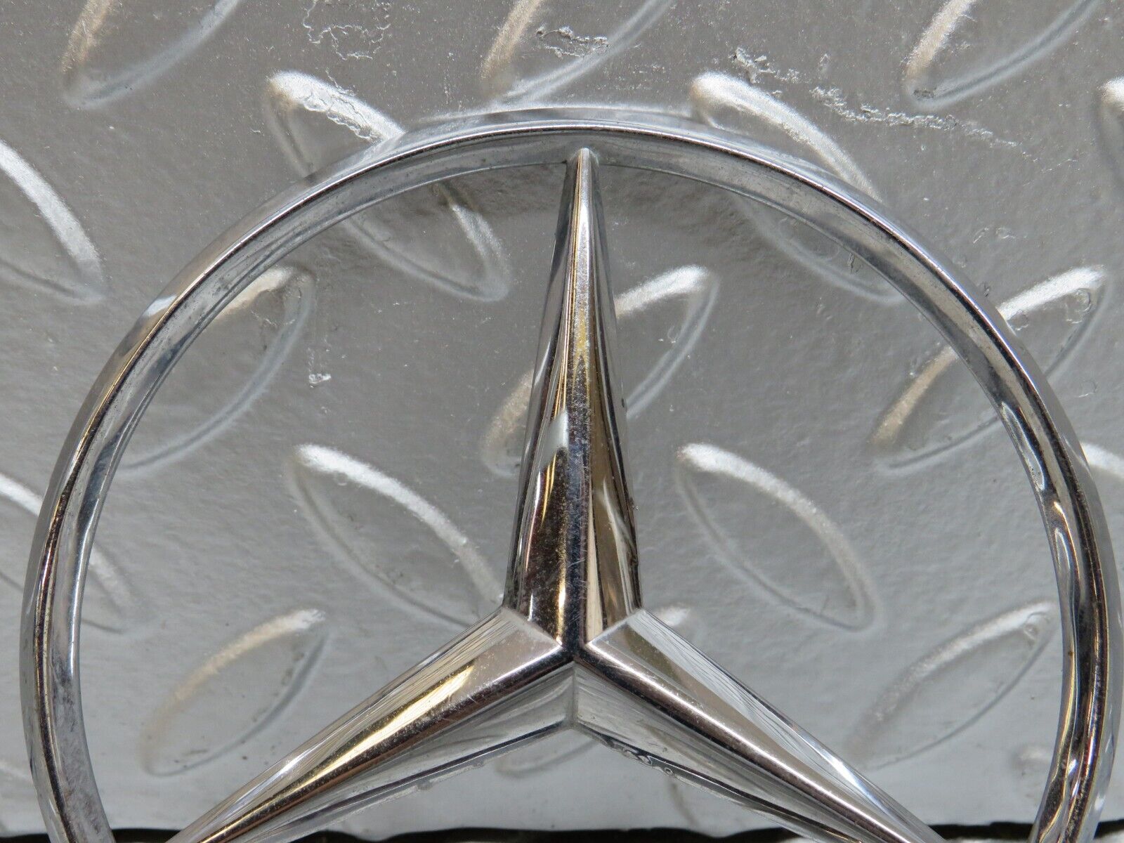 29474 Mercedes-Benz W124 230E Chrome Rear Emblem 2017580058