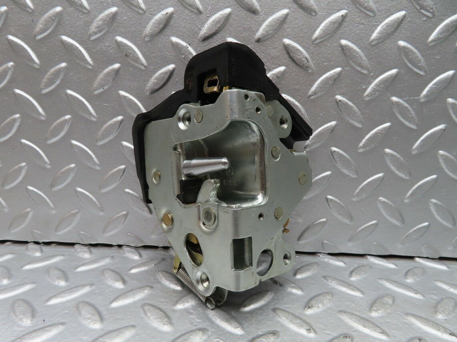 21057 Mercedes-Benz W123 230E Rear Left Door Lock Mechanism 1237330108