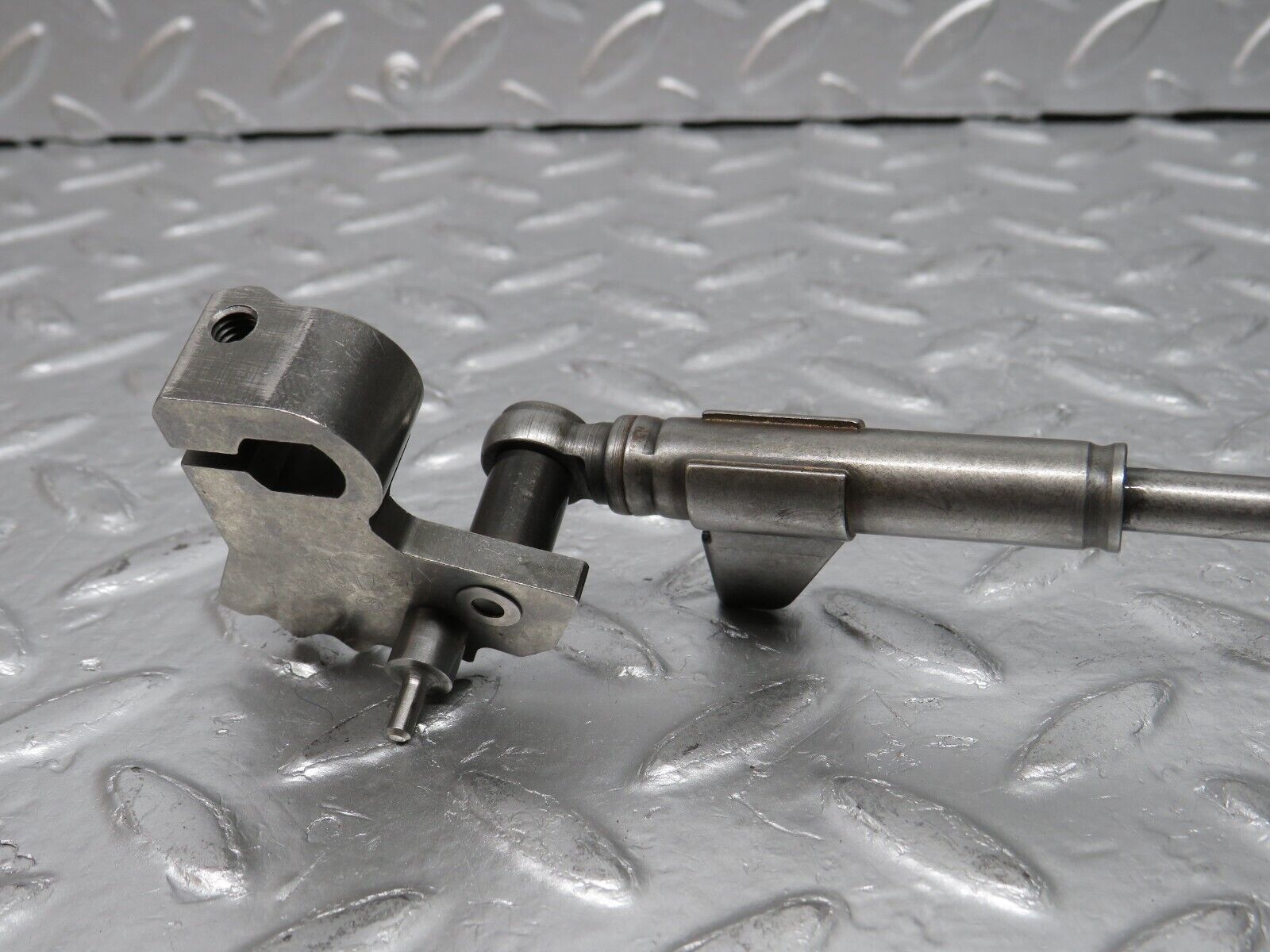 30954 Mercedes-Benz W124 230E A. Gearbox Parking Gear Linkage 722.408 12627800