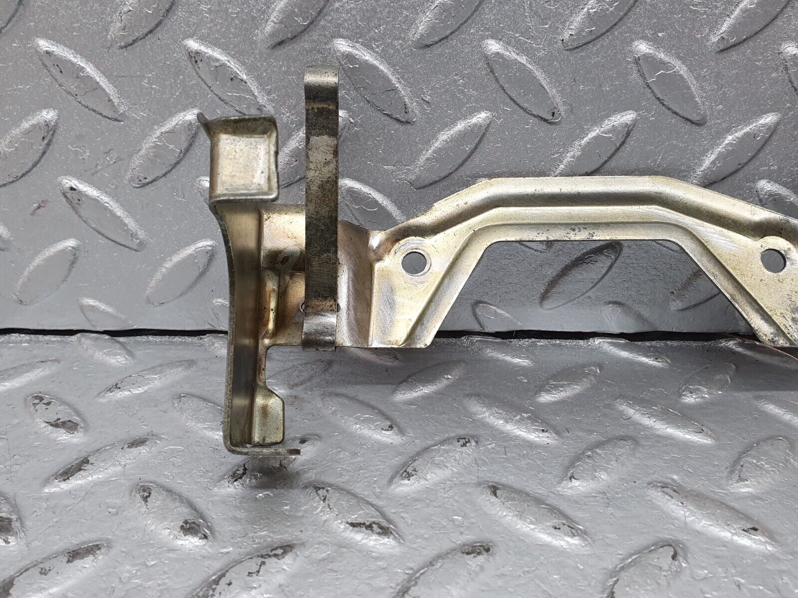 41258 Mercedes-Benz W126 300SE ABS Module Holder Bracket