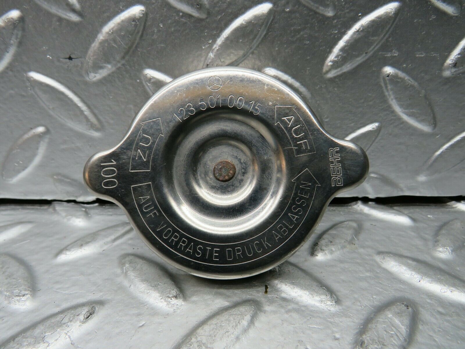 22953 Mercedes-Benz C123 230CE Coupe Radiator Cap 1235010015
