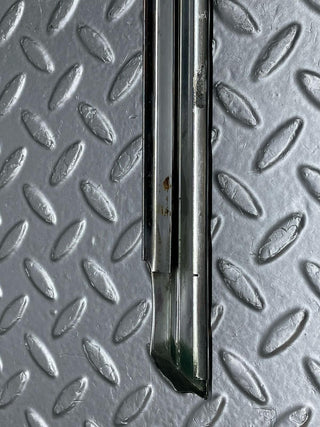 40517 Mercedes-Benz W108 Front Right Door Window Chrome Trim