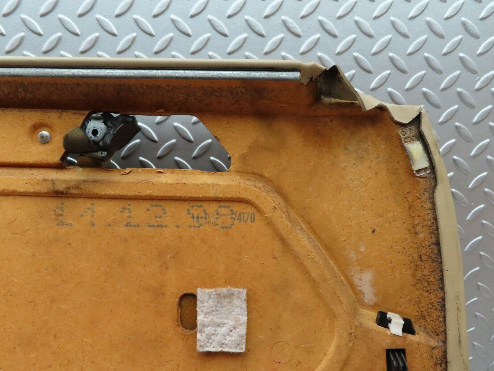 5263 Mercedes-Benz W124 230E Front Right Door Card Beige 1247271470