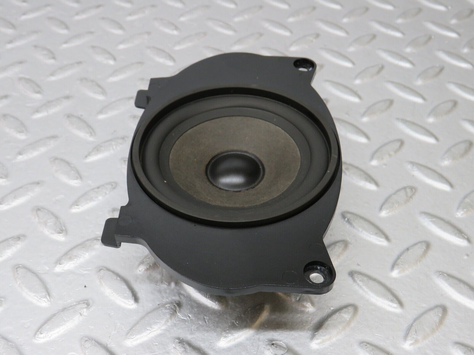 36137 Mercedes-Benz W126 420SE Front Speaker 0008205102