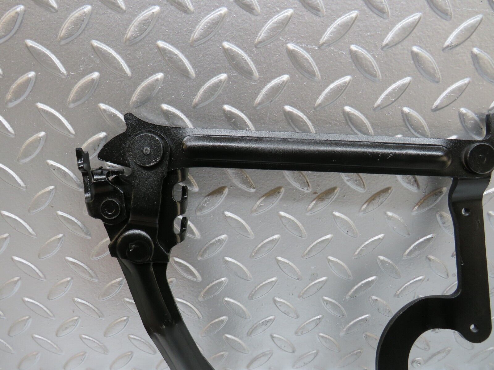 27914 Mercedes-Benz W123 280E Bonnet Hinge Right Side