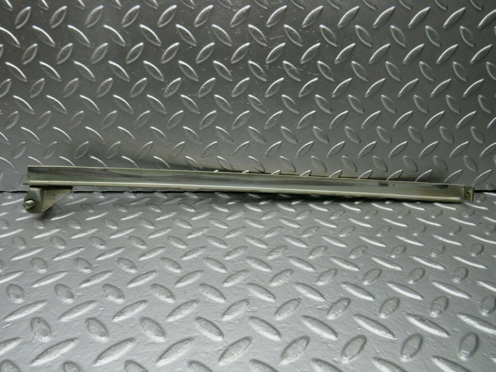 22531 Mercedes-Benz C124 E220 Coupe Right Door Window Channel