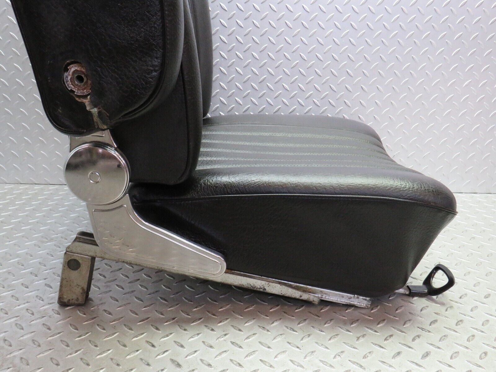 35884 Mercedes-Benz W108 Front Left Seat Black