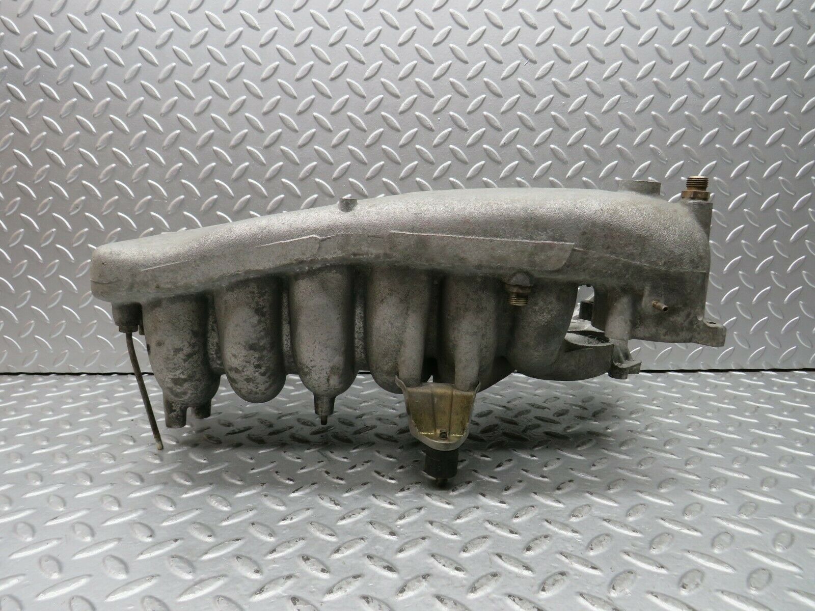 22230 Mercedes-Benz S123 280TE Wagon Intake Manifold 1101413701