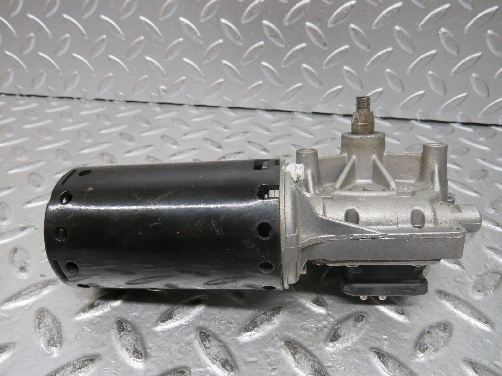 27506 Mercedes-Benz S124 300TE Wagon Wiper Motor Bosch 0390241425