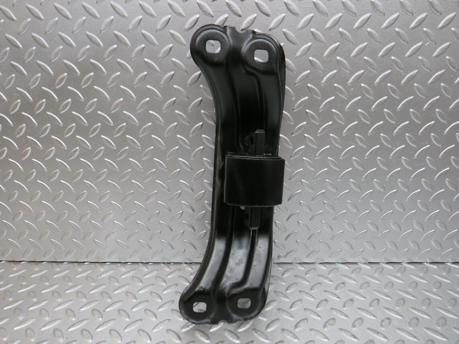 24768 Mercedes-Benz W140 S320 Gearbox Mount Bracket