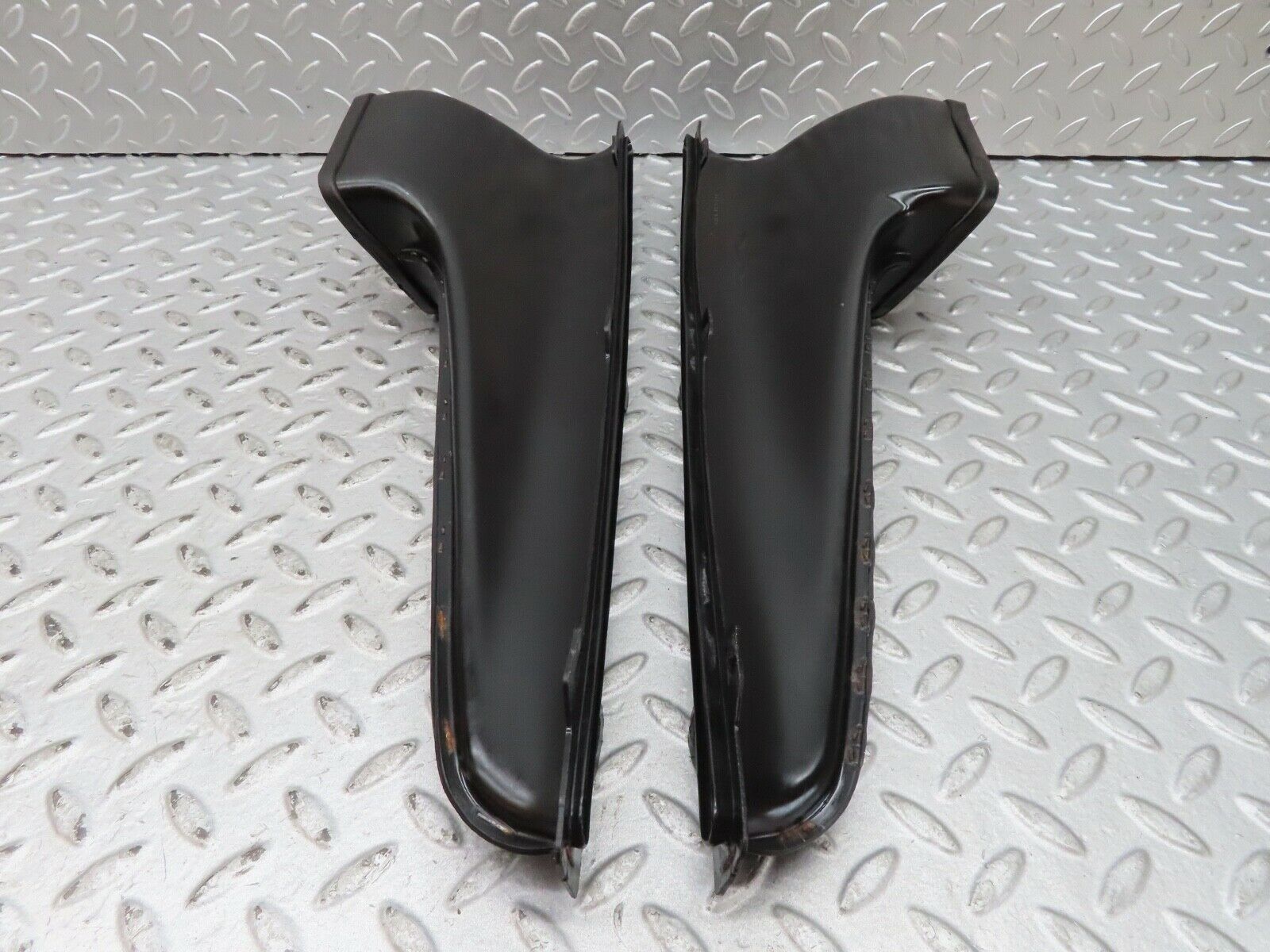 17619 Mercedes-Benz W116 450SEL Dashboard Air Vent Duct Pair 1168300319