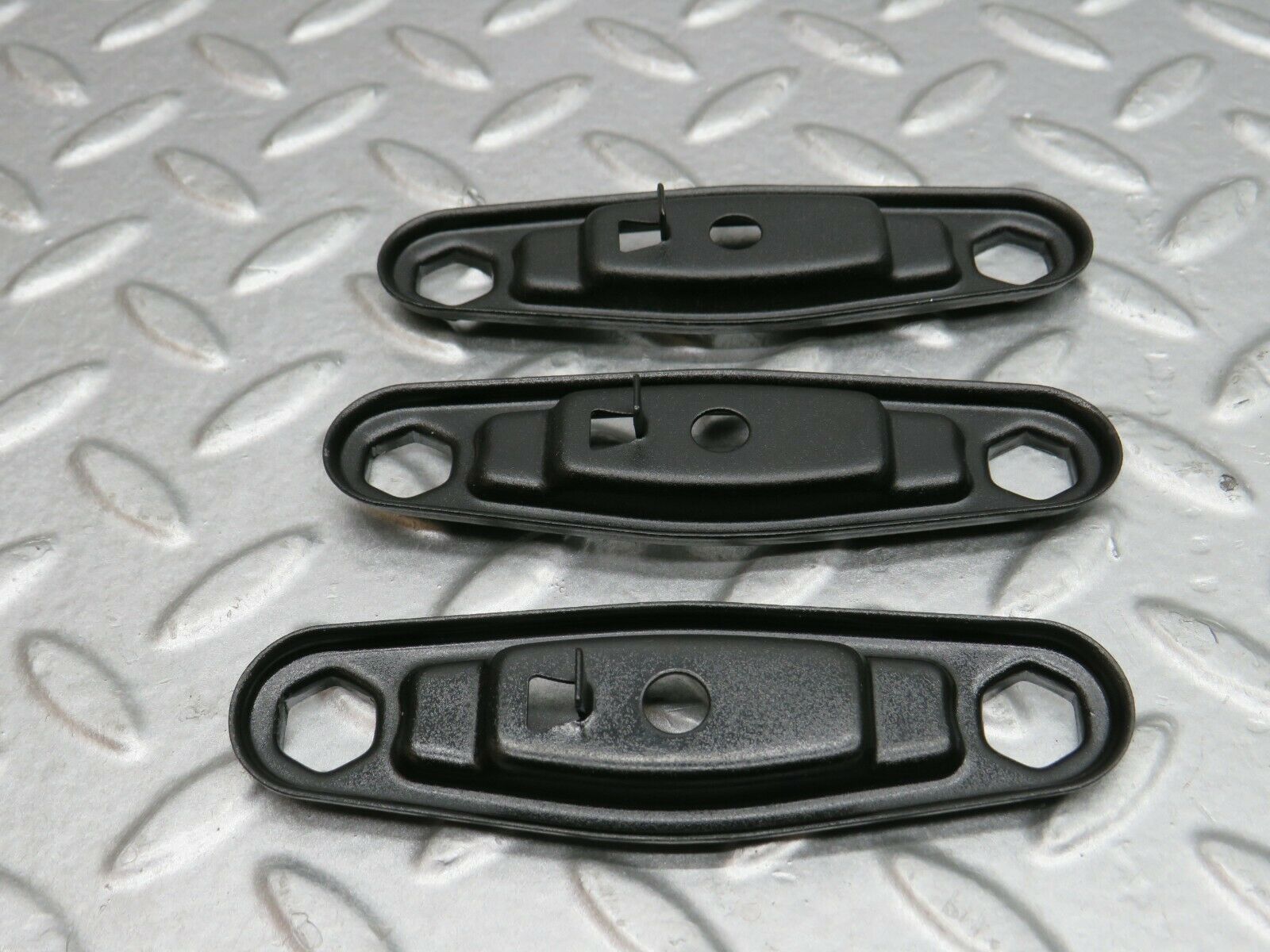 22254 Mercedes-Benz S123 280TE Wagon Fuel Injector Bracket 3x