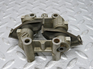 32621 Mercedes-Benz S124 300TE Rocker Arms Camshaft Bearing Block 1030510610