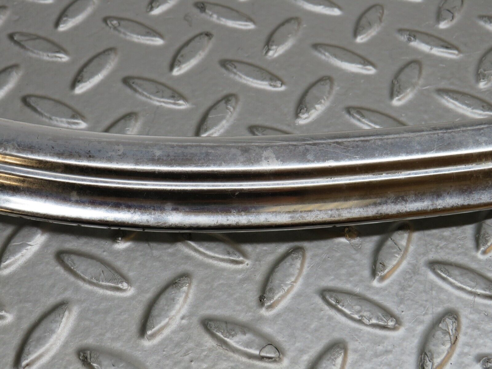 37381 Mercedes-Benz W109 300SEL Front Windscreen Chrome Frame