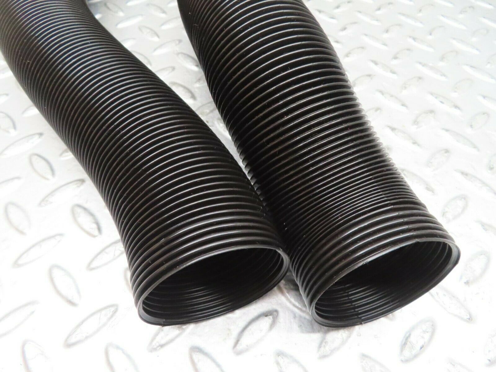 15299 Mercedes-Benz W123 230E 2x Air Duct Pipe Hose