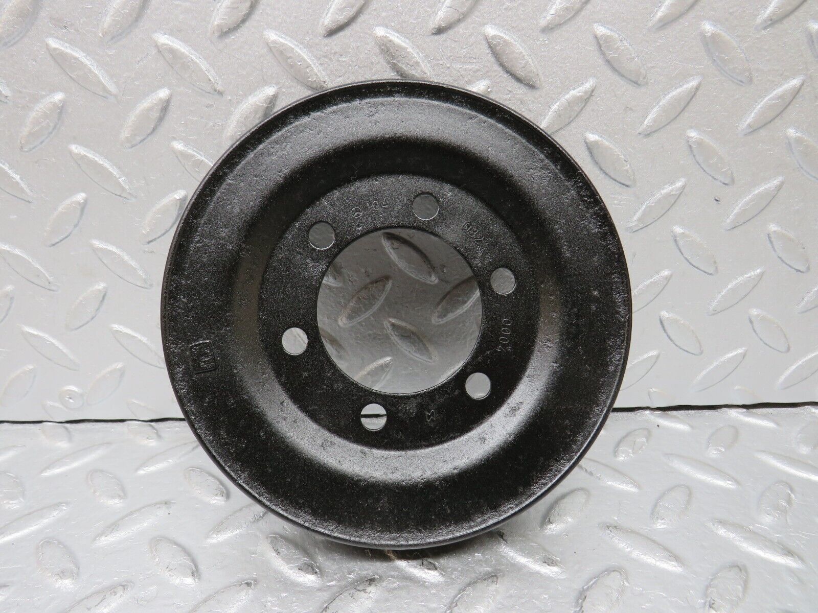 38102 Mercedes-Benz A124 320E Cabriolet Crankshaft Pulley 1040320004