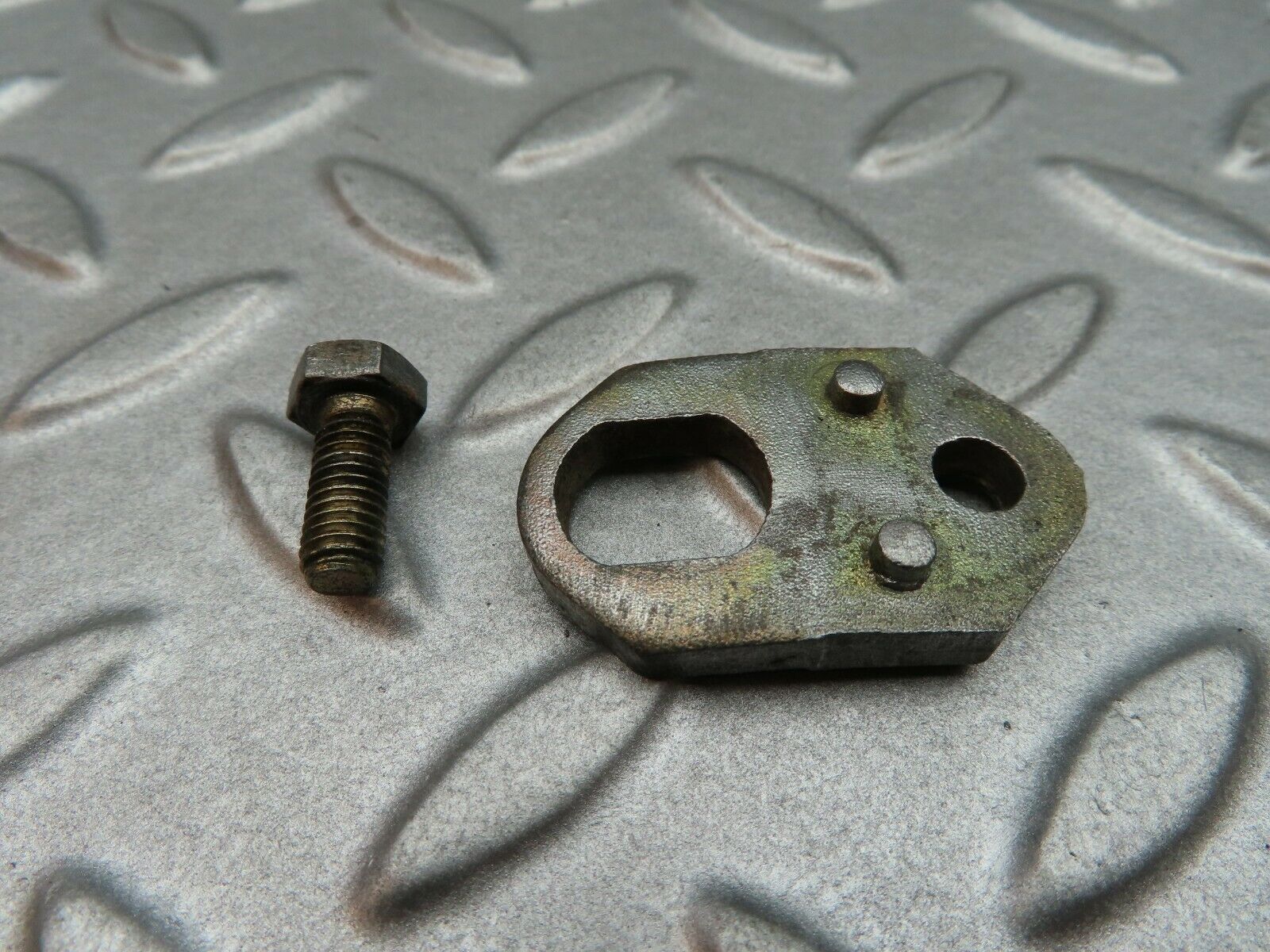 5129 Mercedes-Benz R107 350SL Coupe Fuel Injector Bracket