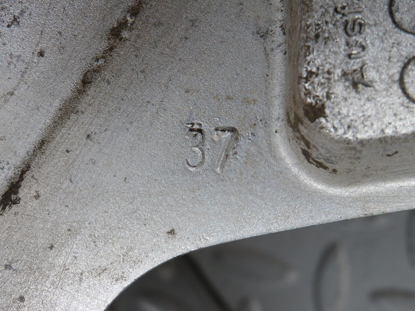 38188 Mercedes-Benz A124 Alloy Wheel 7Jx15H2 ET37 KBA44301